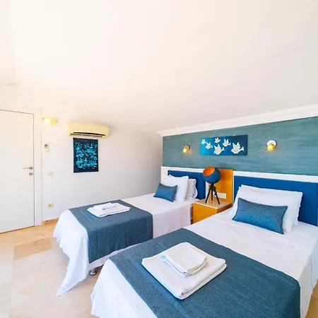 Sleeps 10 Pool Air Con Wifi 别墅 *
